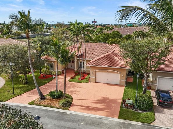 109 SW 128th Ave, Plantation FL 33325