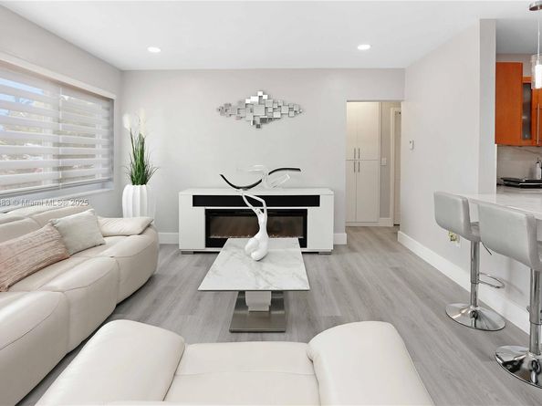 7280 SW 13th St, Miami FL 33144