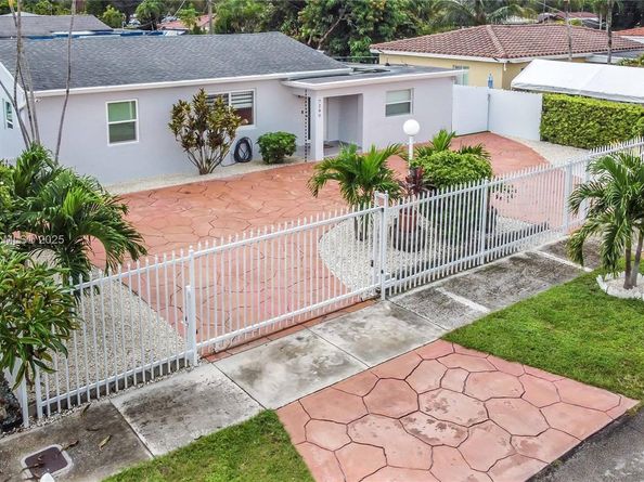 7280 SW 13th St, Miami FL 33144