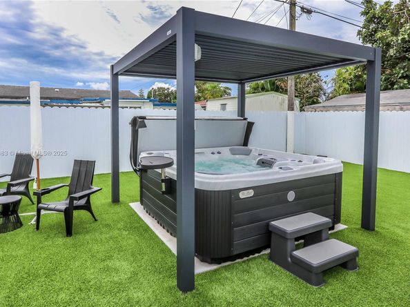 7280 SW 13th St, Miami FL 33144