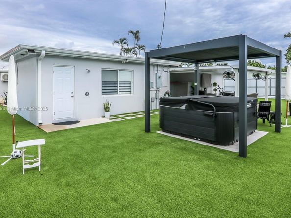 7280 SW 13th St, Miami FL 33144