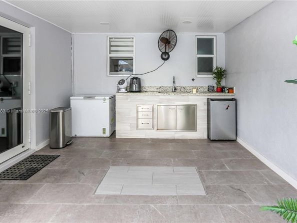 7280 SW 13th St, Miami FL 33144