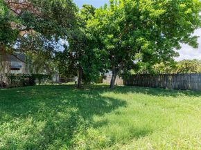 1366 NW 75th St, Miami FL 33147