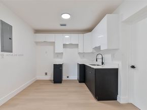 1366 NW 75th St, Miami FL 33147