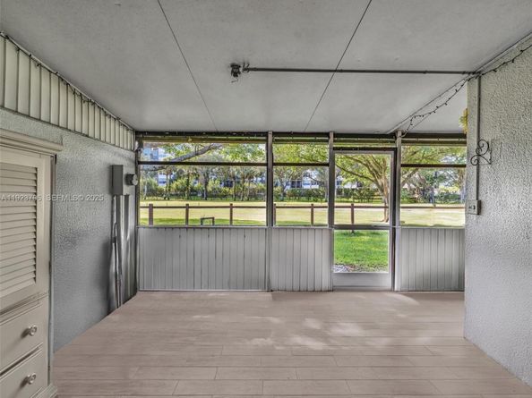 1489 Fairway Rd, Pembroke Pines FL 33026