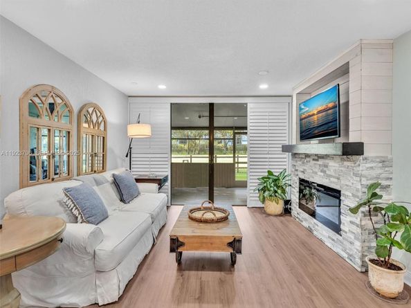 1489 Fairway Rd, Pembroke Pines FL 33026