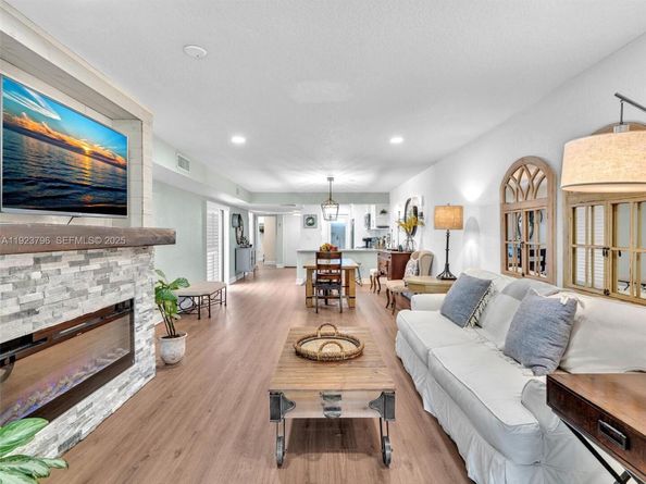 1489 Fairway Rd, Pembroke Pines FL 33026