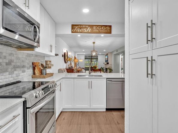 1489 Fairway Rd, Pembroke Pines FL 33026