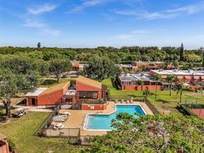 1489 Fairway Rd, Pembroke Pines FL 33026