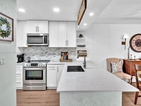 1489 Fairway Rd, Pembroke Pines FL 33026