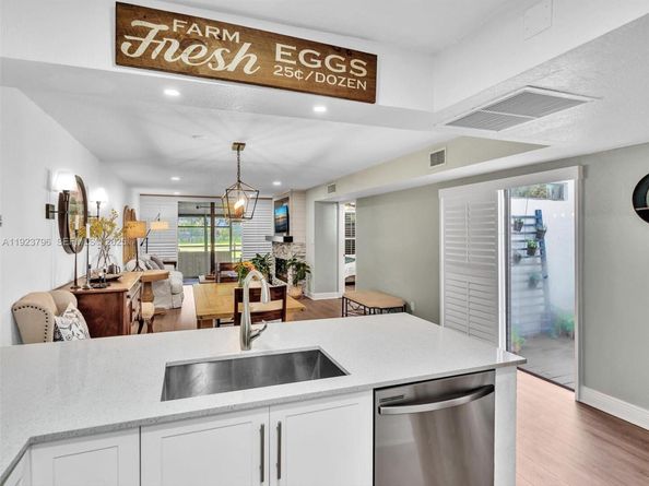 1489 Fairway Rd, Pembroke Pines FL 33026