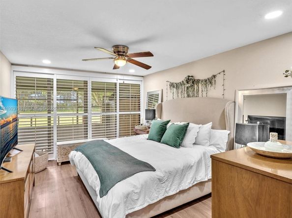 1489 Fairway Rd, Pembroke Pines FL 33026