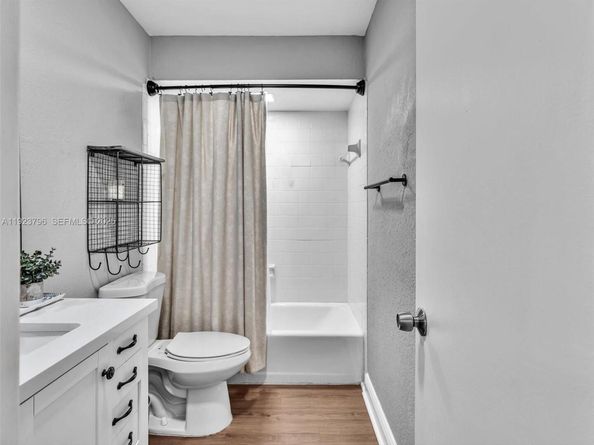 1489 Fairway Rd, Pembroke Pines FL 33026