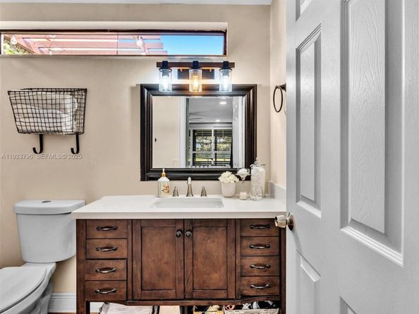 1489 Fairway Rd, Pembroke Pines FL 33026