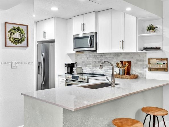 1489 Fairway Rd, Pembroke Pines FL 33026