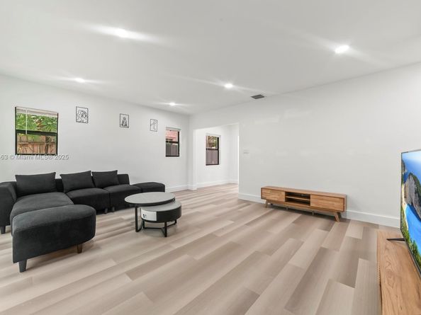 509 SE 19th St, Fort Lauderdale FL 33316
