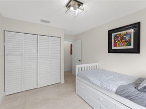 9171 NW 13th St, Plantation FL 33322