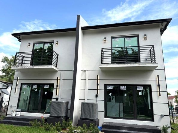 1818 NW 49th St, Miami FL 33142