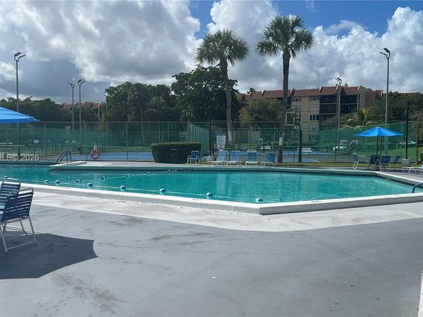 7051 Environ Blvd 332, Lauderhill FL 33319