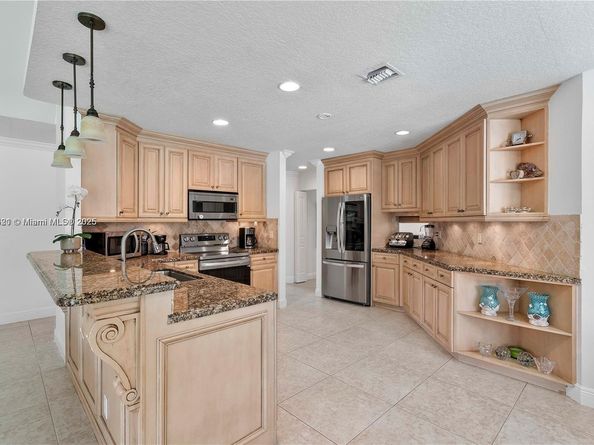 Undisclosed Address #A11857621, Boca Raton FL 33434
