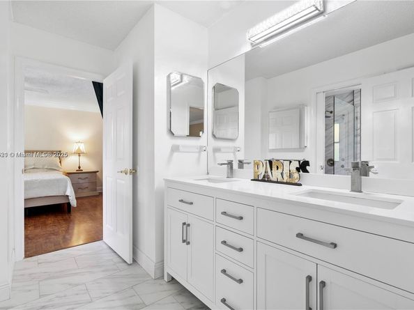 Undisclosed Address #A11857621, Boca Raton FL 33434