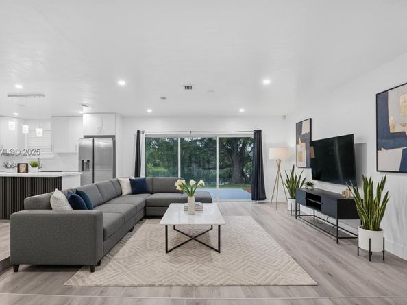 14431 NW 13th Rd, Miami FL 33167