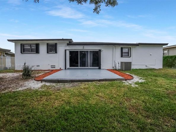 14431 NW 13th Rd, Miami FL 33167