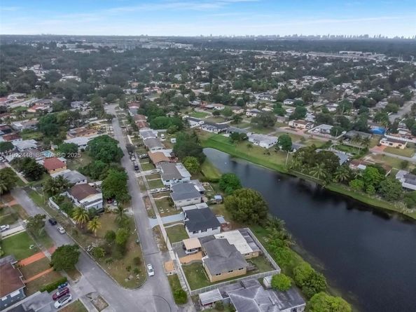 14431 NW 13th Rd, Miami FL 33167