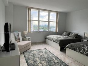 5601 Collins Ave 1115, Miami Beach FL 33140