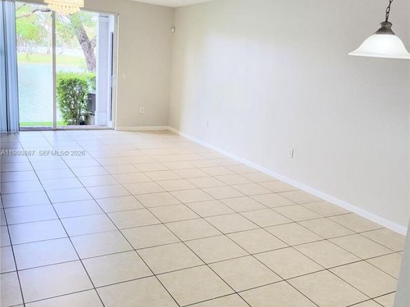 8263 SW 27th St 102, Miramar FL 33025