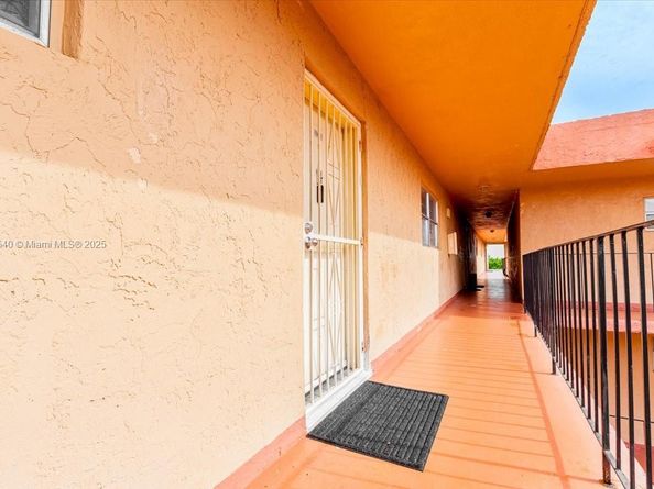 1890 W 56th St 1411, Hialeah FL 33012