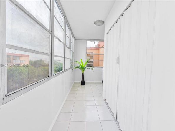1890 W 56th St 1411, Hialeah FL 33012