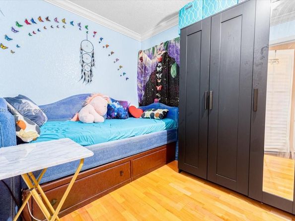 1890 W 56th St 1411, Hialeah FL 33012