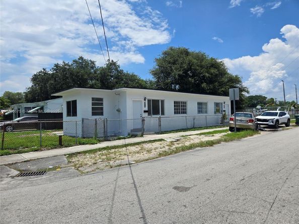 8200 NW 23rd Ave, Miami FL 33147