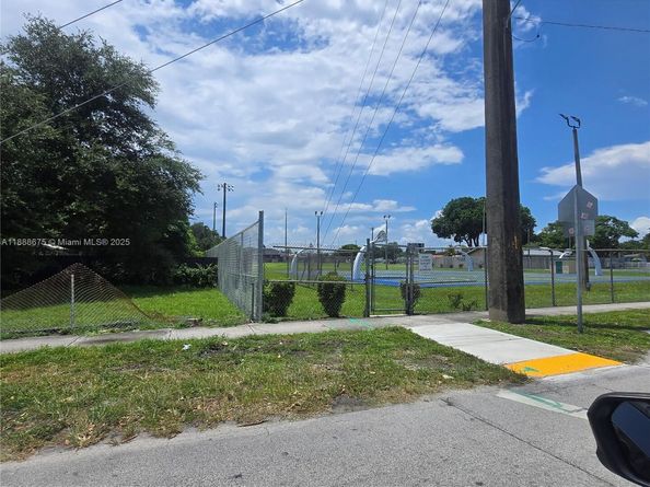 8200 NW 23rd Ave, Miami FL 33147