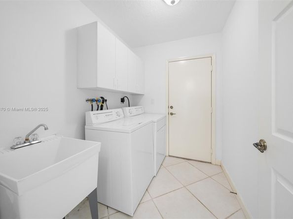 11351 NW 64th Ter, Doral FL 33178