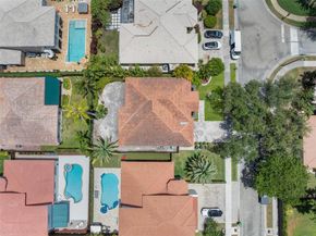 11351 NW 64th Ter, Doral FL 33178