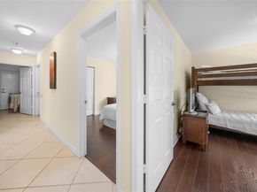 11351 NW 64th Ter, Doral FL 33178