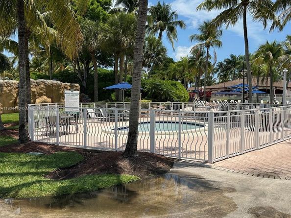 11351 NW 64th Ter, Doral FL 33178