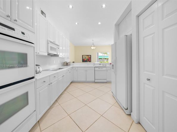 11351 NW 64th Ter, Doral FL 33178