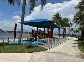 11351 NW 64th Ter, Doral FL 33178