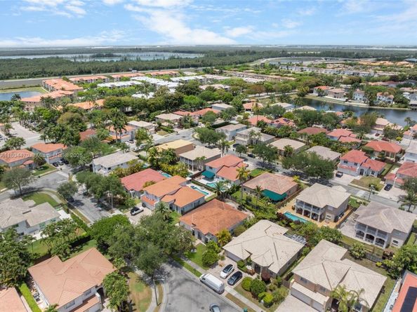 11351 NW 64th Ter, Doral FL 33178