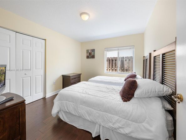 11351 NW 64th Ter, Doral FL 33178