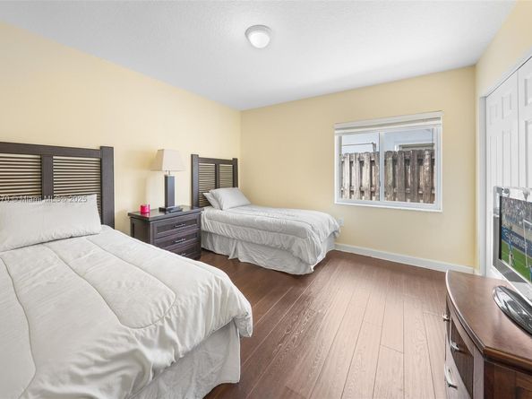 11351 NW 64th Ter, Doral FL 33178