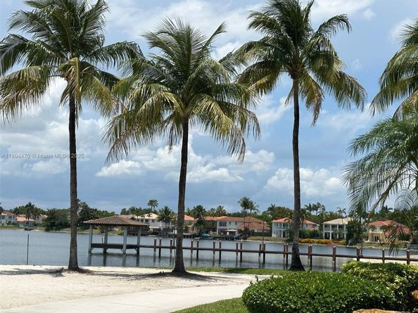 11351 NW 64th Ter, Doral FL 33178
