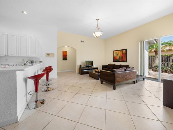 11351 NW 64th Ter, Doral FL 33178