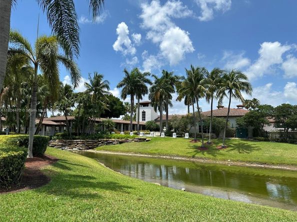 11351 NW 64th Ter, Doral FL 33178