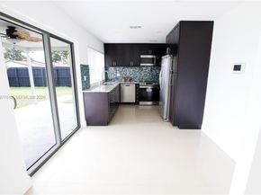 8116 NW 72nd Ave, Tamarac FL 33321