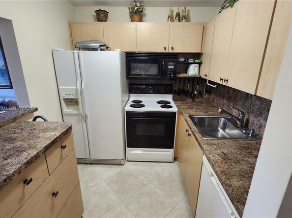 2132 Cambridge F 2132, Deerfield Beach FL 33442