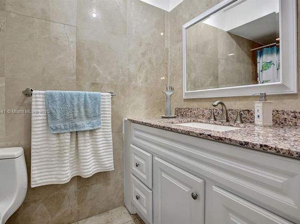 219 NE 14th Ave 107, Hallandale Beach FL 33009